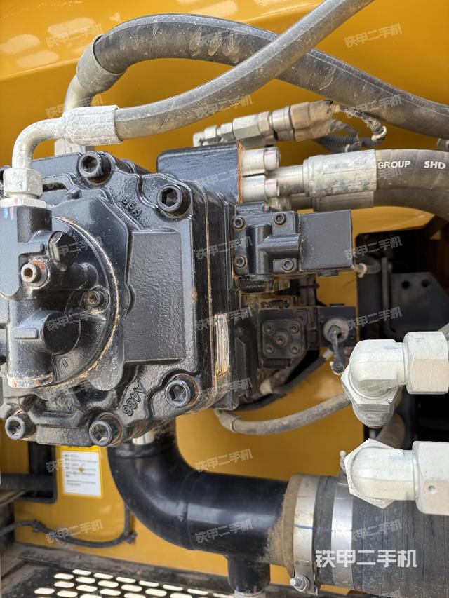 液壓泵斜45?右（大件艙室）