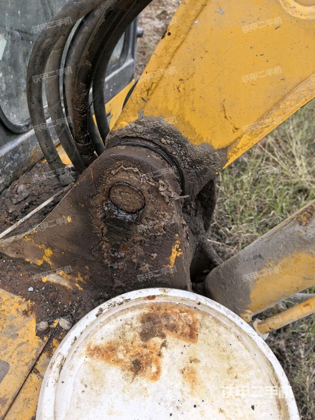 大臂根部?斜（工作和回轉(zhuǎn)裝置）