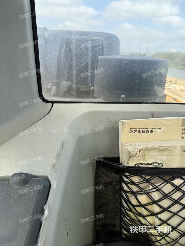 后窗玻璃角標(biāo)（駕駛室部分）