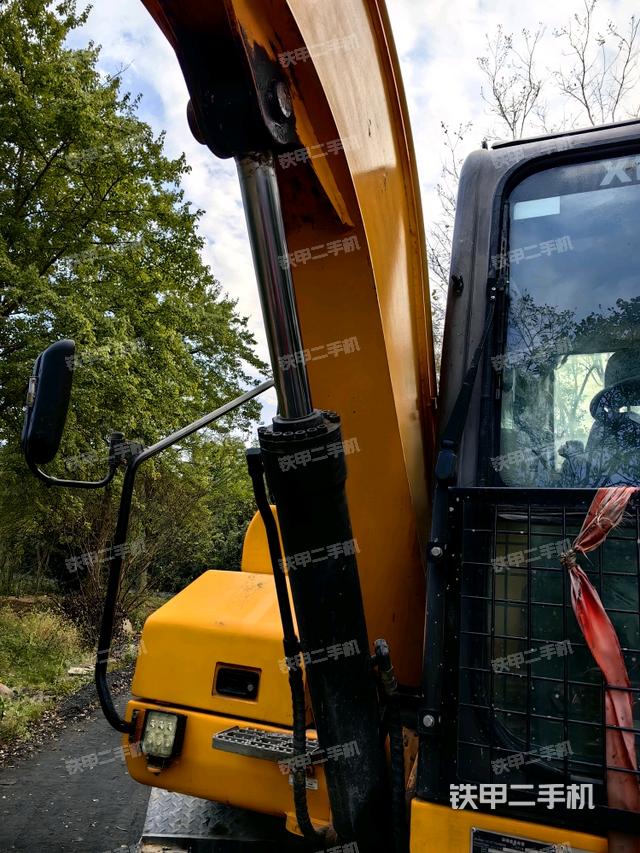 大臂根部?斜（工作和回轉(zhuǎn)裝置）