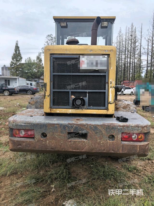 正后方(整机外观) 正后方(整机外观)