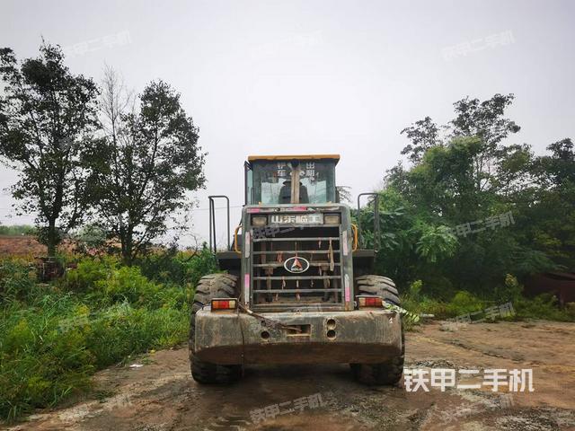 駕駛室工作臺（整機外觀及大件）