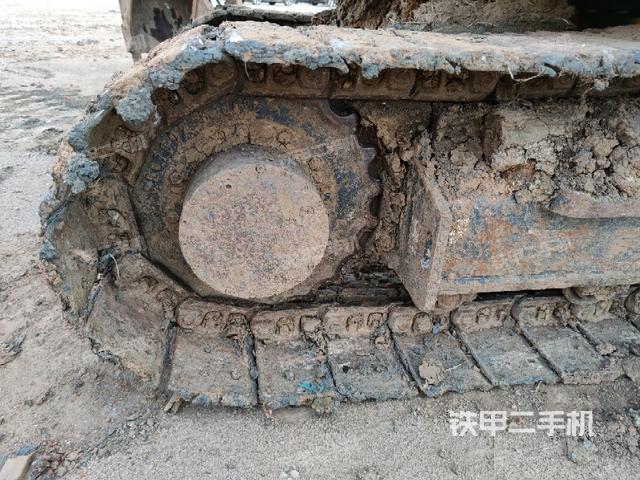 右导向轮(行走机构) 右导向轮(行走机构)