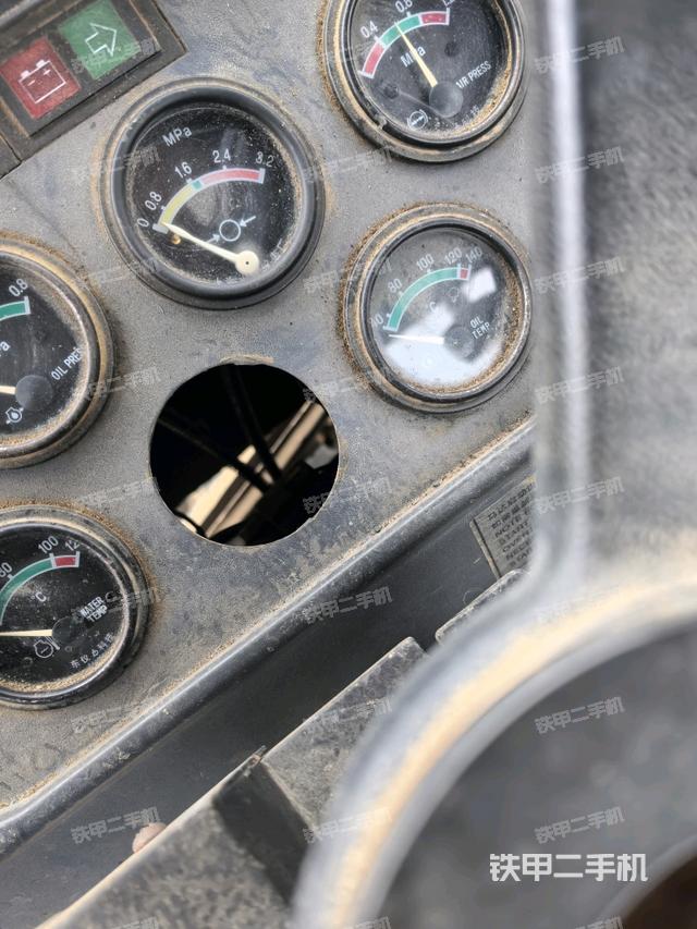 小时表里程数(驾驶室部分) 小时表里程数(驾驶室部分)