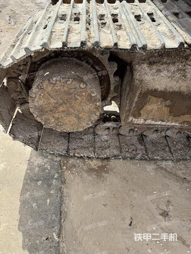 左驅(qū)動(dòng)輪（行走機(jī)構(gòu)）