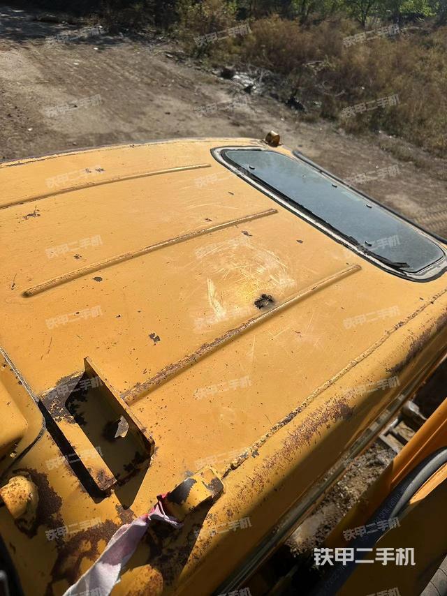 驾驶室顶部（整机外观）