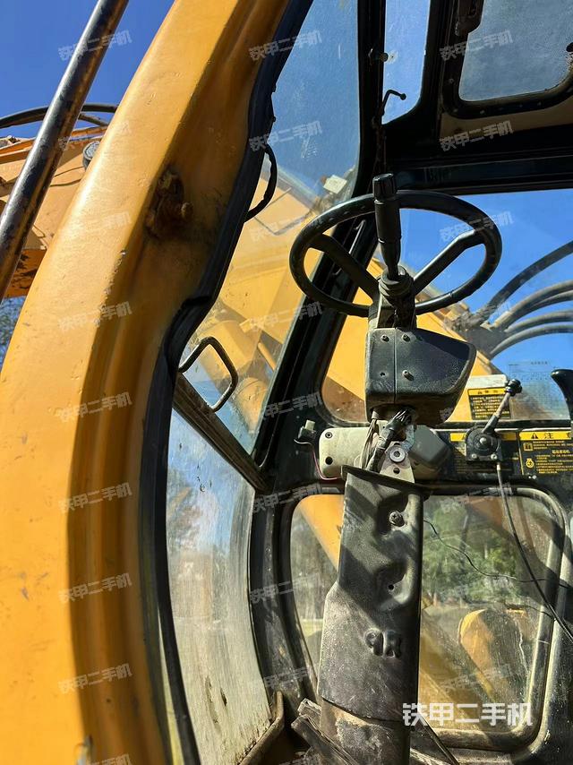 驾驶室整体（整机外观）