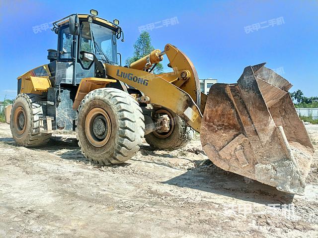 工作裝置整體（整機(jī)外觀及大件）