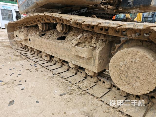 單側(cè)履帶整體（整機(jī)外觀）