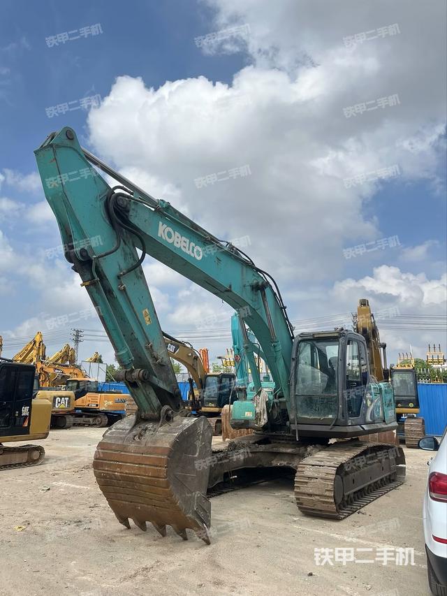 神鋼SK210LC-8挖掘機
