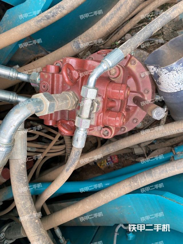 回轉馬達和主控閥（整機外觀）