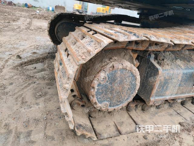 右驅(qū)動(dòng)輪（行走機(jī)構(gòu)）