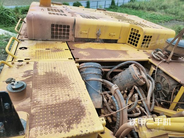 回轉(zhuǎn)馬達(dá)（上車部件）