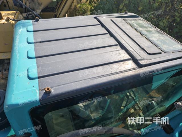 駕駛室頂部（整機外觀）