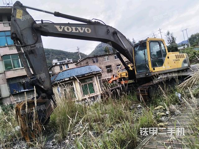 沃爾沃EC240B挖掘機(jī)