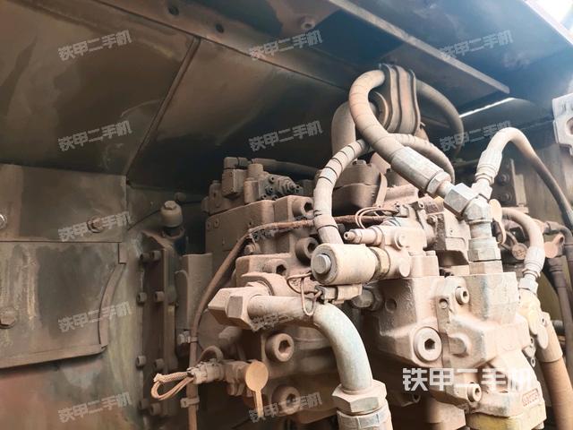 液壓泵斜45?左（大件艙室）