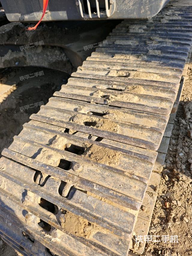 單側(cè)履帶整體（整機(jī)外觀）