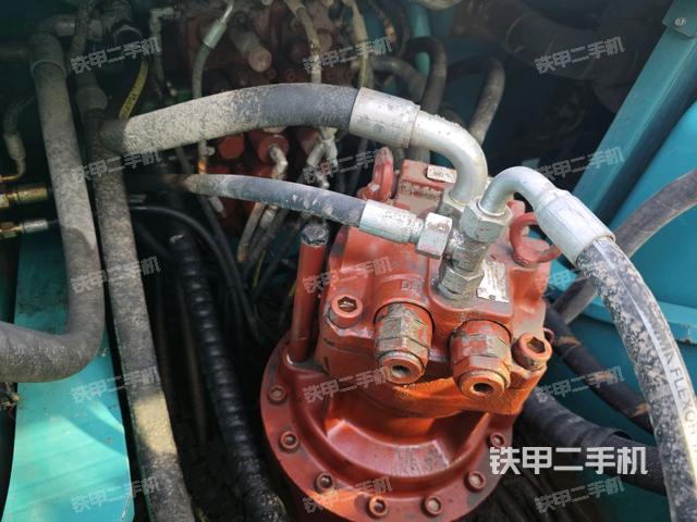 回轉(zhuǎn)馬達和主控閥（整機外觀）