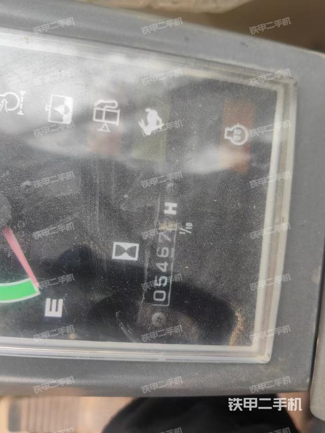 回轉(zhuǎn)馬達(dá)和主控閥（整機(jī)外觀）