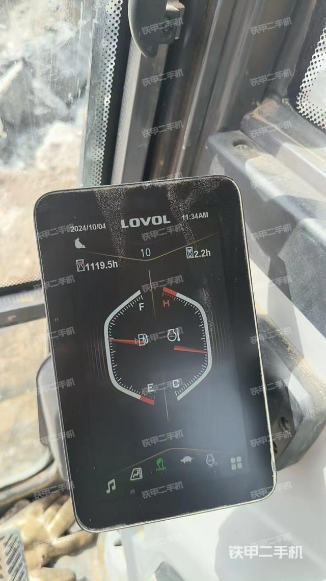 雷沃重工FR75E2挖掘机的设备实拍-第3张实拍照片