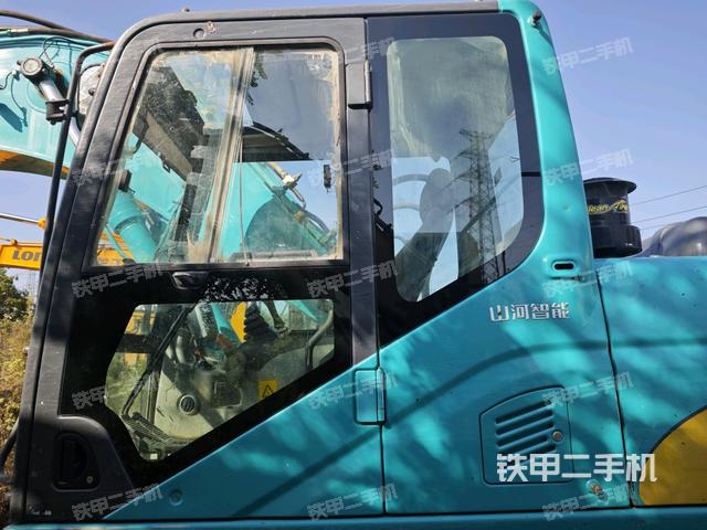 駕駛室整體（整機外觀）