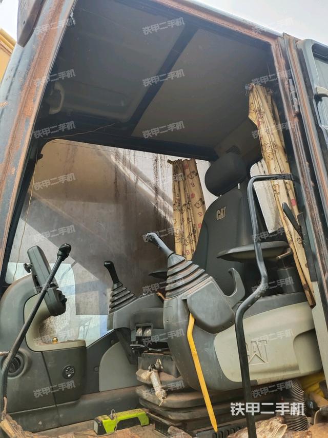 駕駛室左后45度（駕駛室部分）