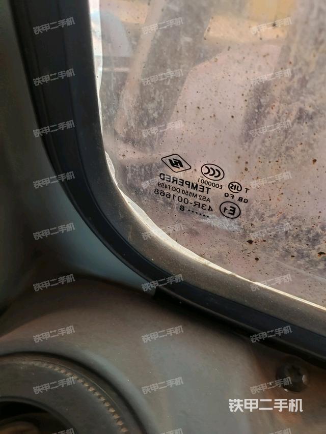 右側(cè)玻璃角標(biāo)（駕駛室部分）