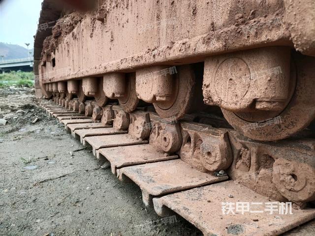 右驅(qū)動(dòng)輪（行走機(jī)構(gòu)）