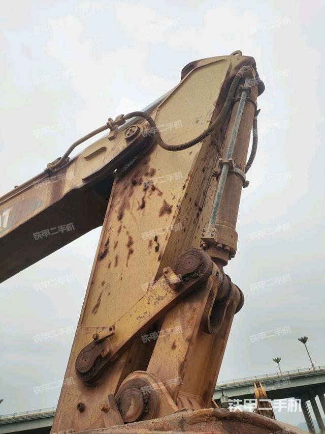 大臂油缸整體?豎拍（工作和回轉(zhuǎn)裝置）