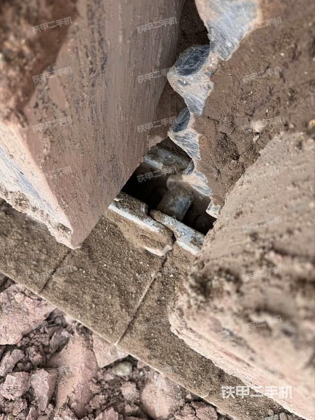 右側(cè)履帶整體（行走機(jī)構(gòu)）