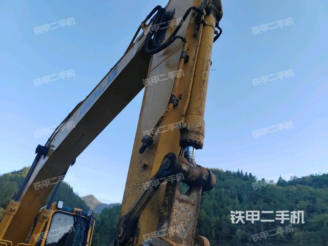 小臂整體左后（工作和回轉裝置）