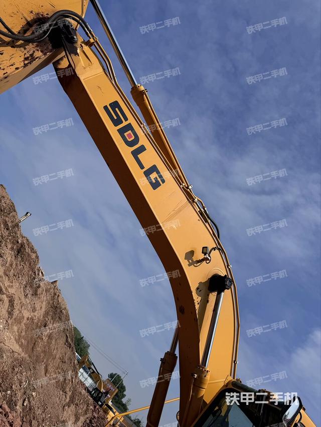 大臂整體?右側(cè)（工作和回轉(zhuǎn)裝置）