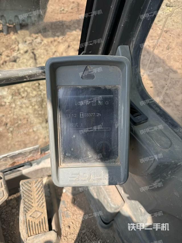 座椅左側(cè)控制臺(tái)/音響/含左手柄（駕駛室部分）