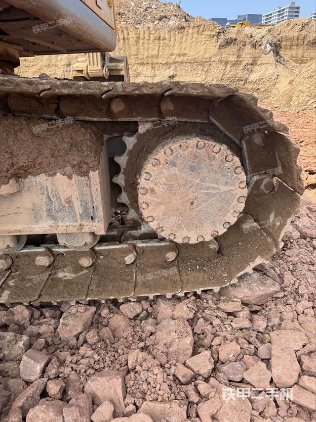 左驅(qū)動(dòng)輪（行走機(jī)構(gòu)）