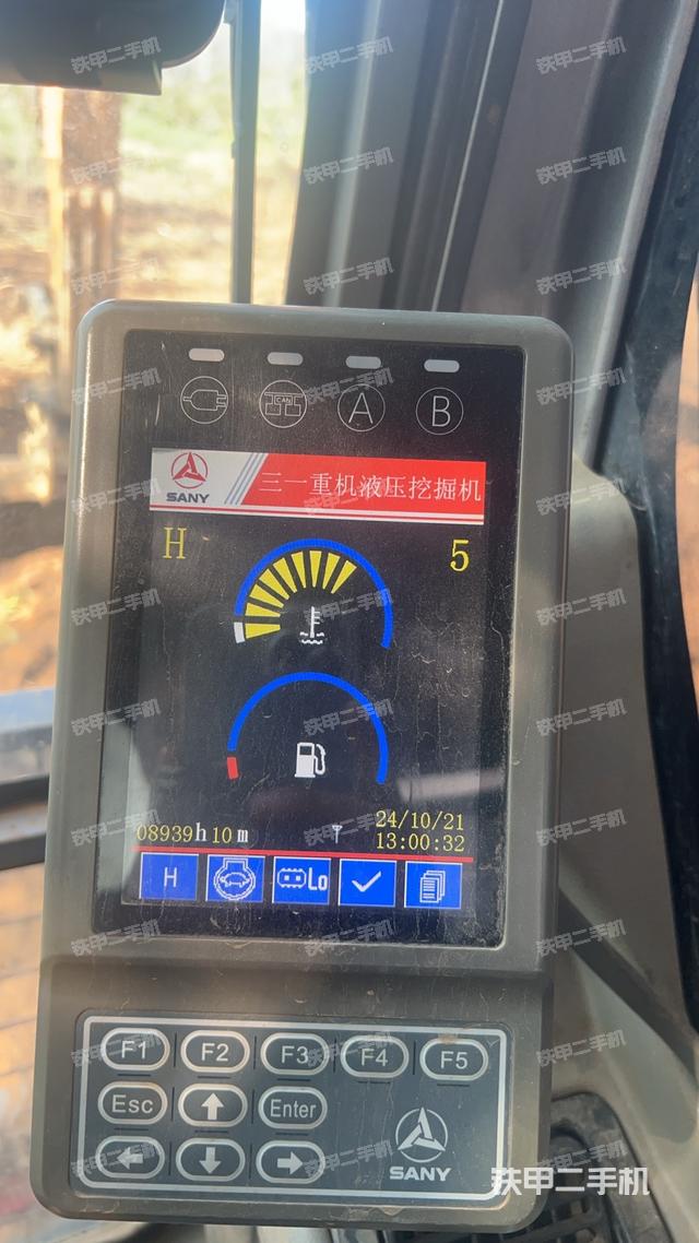 駕駛室整體（整機(jī)外觀）