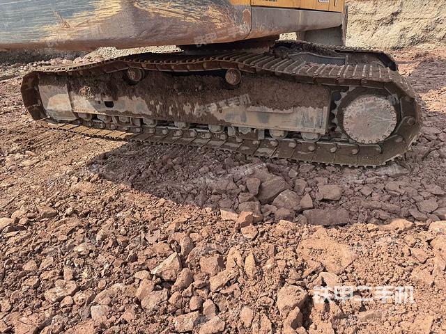 左側(cè)履帶整體?（行走機(jī)構(gòu)）