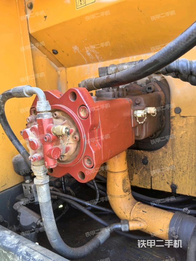 液壓泵斜45?左（大件艙室）