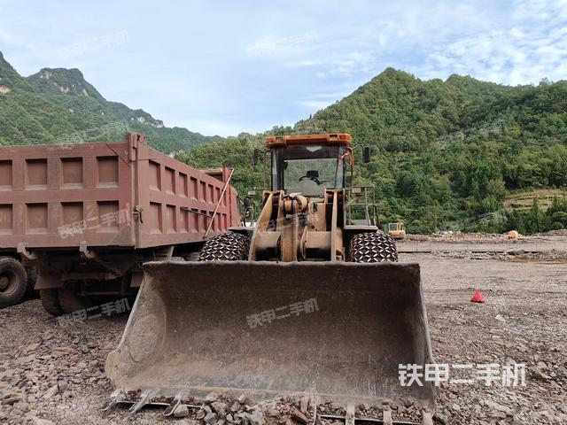 駕駛室工作臺(tái)（整機(jī)外觀及大件）