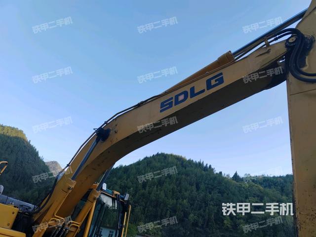 大臂整體?右側（工作和回轉裝置）