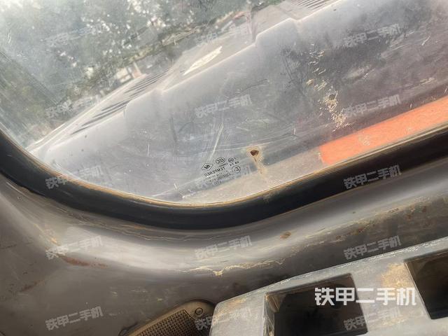 后窗玻璃角標(biāo)（駕駛室部分）