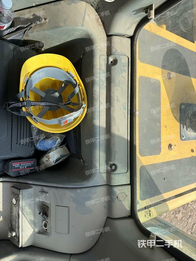 座椅后部（駕駛室部分）