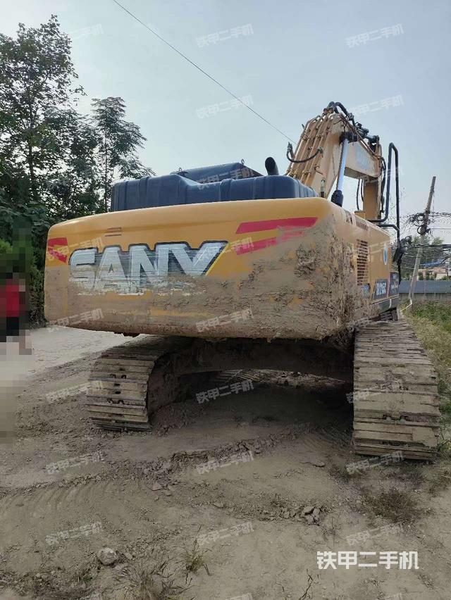 三一重工SY215C挖掘机的设备实拍-第2张实拍照片