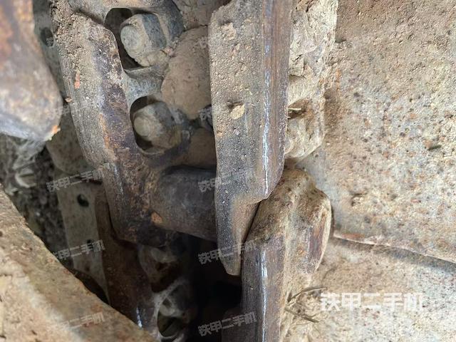 左驅(qū)動(dòng)輪（行走機(jī)構(gòu)）