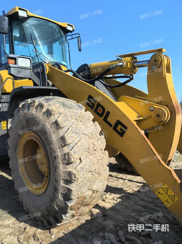 工作裝置整體（整機(jī)外觀及大件）