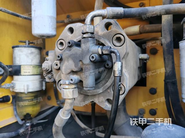 液壓泵斜45?左（大件艙室）