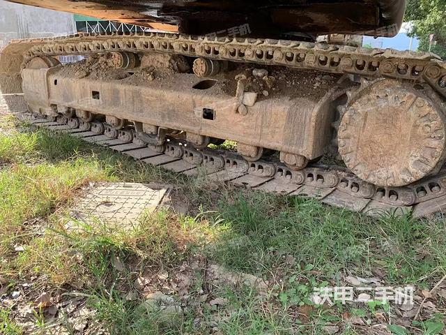 單側(cè)履帶整體（整機(jī)外觀）