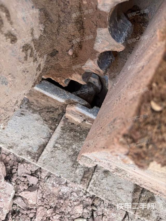 右導(dǎo)向輪（行走機(jī)構(gòu)）