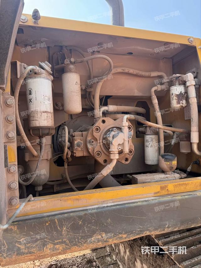 液壓泵斜45?左（大件艙室）