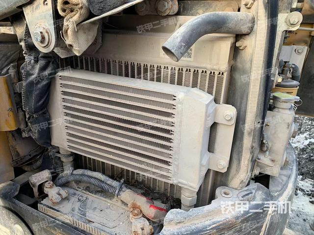 液壓泵艙室正面整體（整機(jī)外觀）