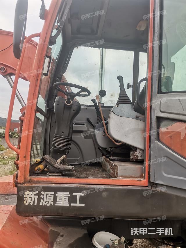 驾驶室整体（整机外观）